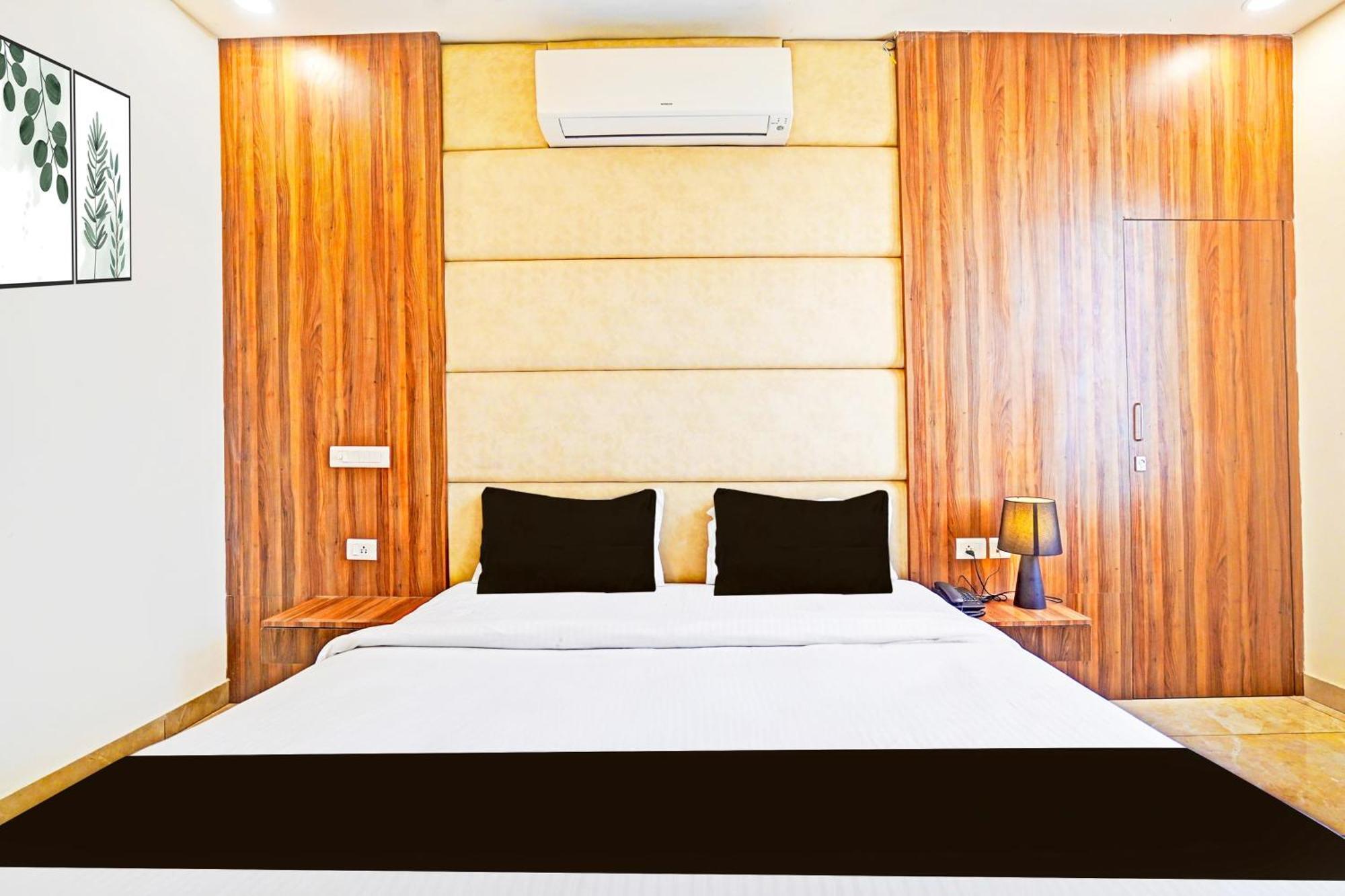 Palette Gomti Nagar Near Ekana Stadium Formerly Gusto Club Lucknow Esterno foto