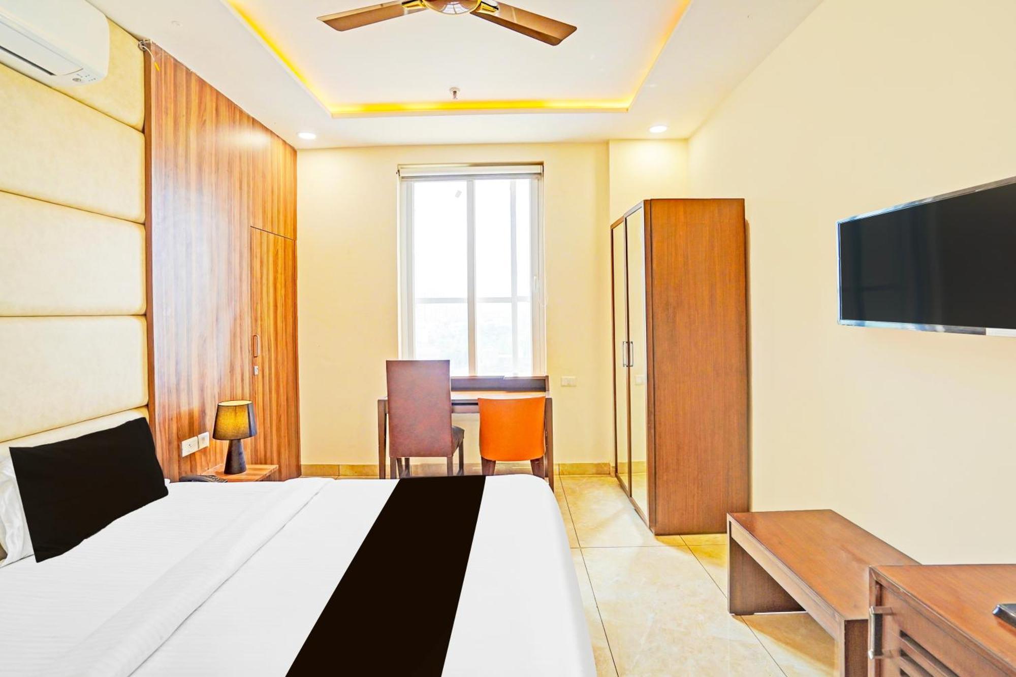 Palette Gomti Nagar Near Ekana Stadium Formerly Gusto Club Lucknow Esterno foto